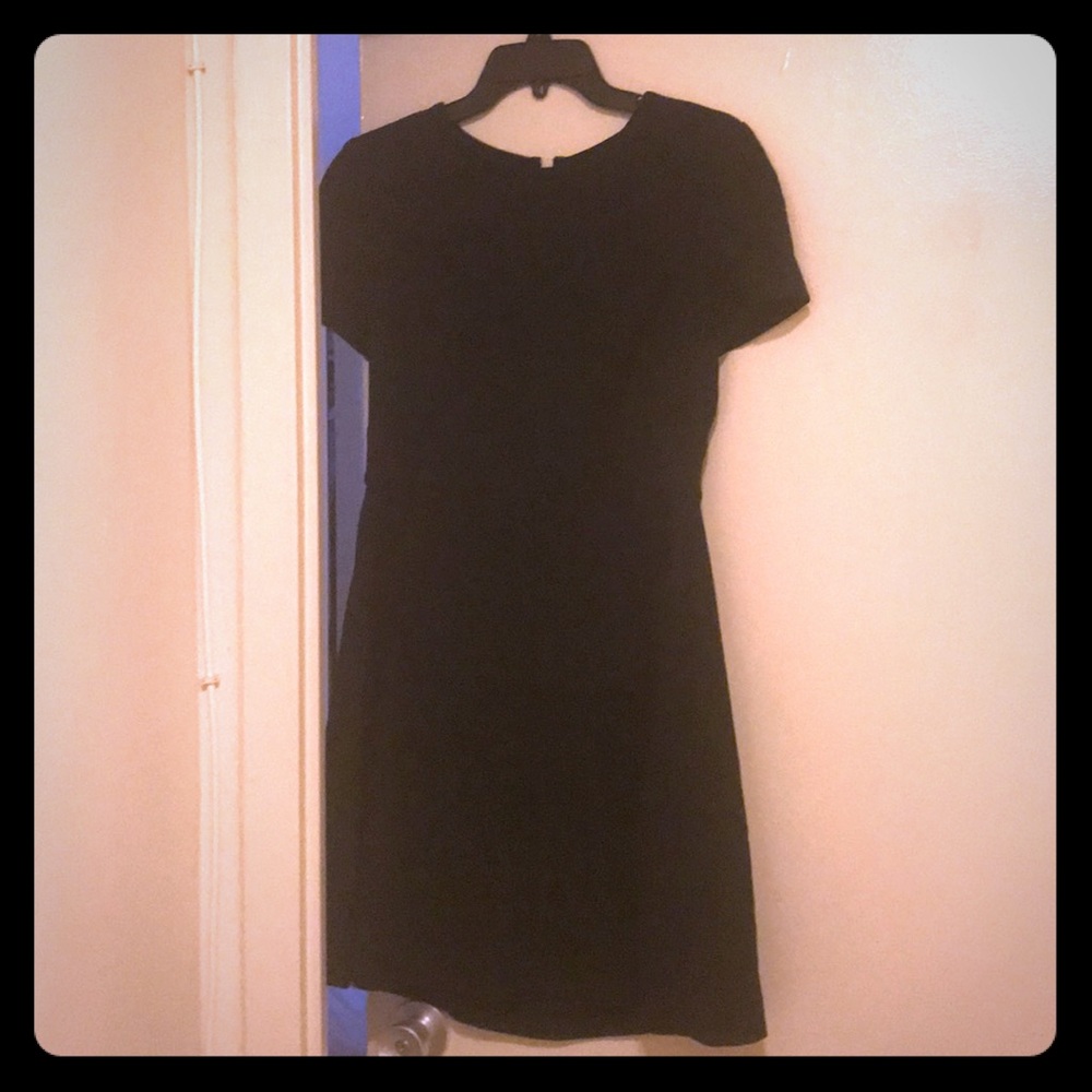 Black short sleeve dress